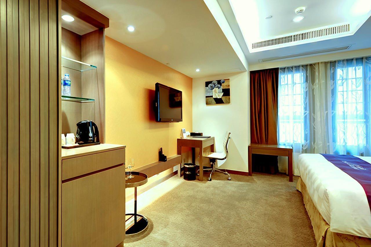 The Bauhinia Hotel - Central Hong Kong Ngoại thất bức ảnh